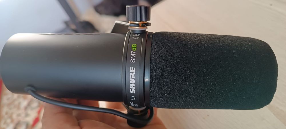 Микрофон Shure SM7DB
