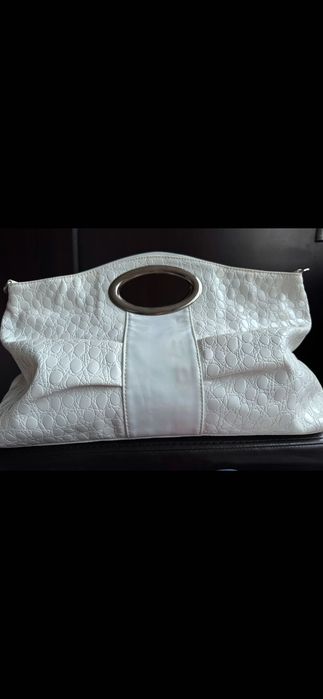 Луксозна елегантна бяла лачена чанта Уникат Стил и Красота