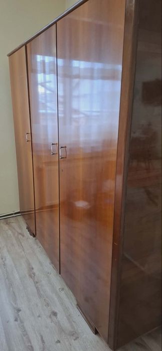 Трикрилен Гардероб