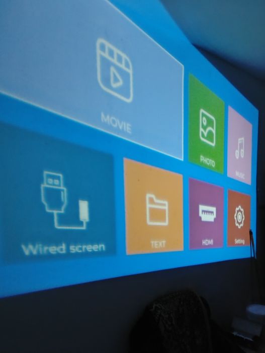 Vând proiector Roth