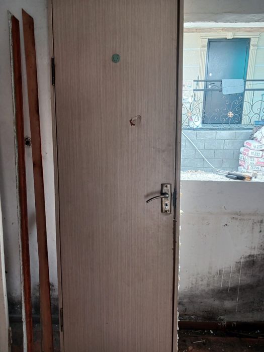 Продам окна и двери б/у