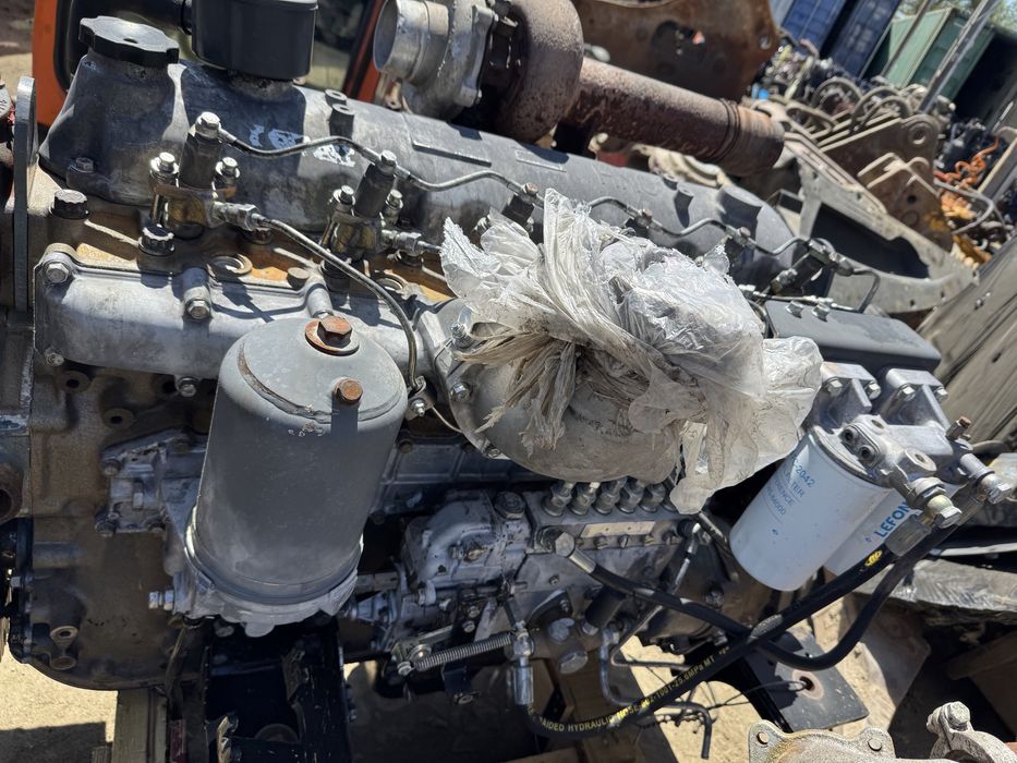 Hyundai 6D16  двигатели сотилади.