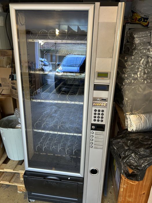 Necta Snakky Max вендинг машина