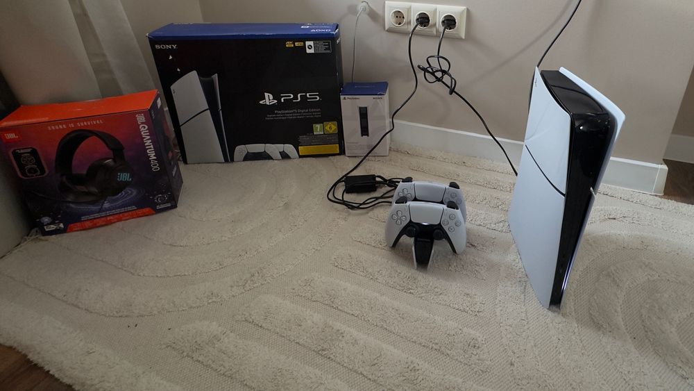 PlayStation V не различим от нов!