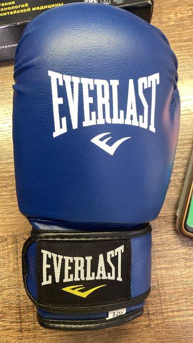 Перчатки на бокс