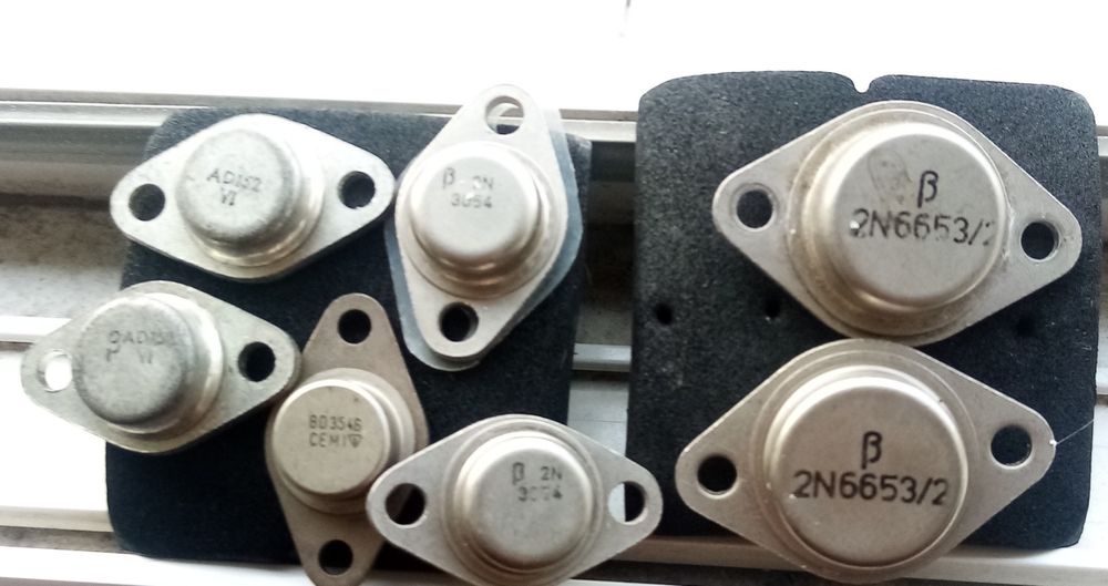 Vând tranzistori Tesla și IPRS Băneasa