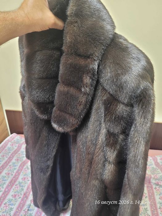 дамско палто от изкуствена кожа с косъм в тъмнокафяв (шоколадов) цвят.