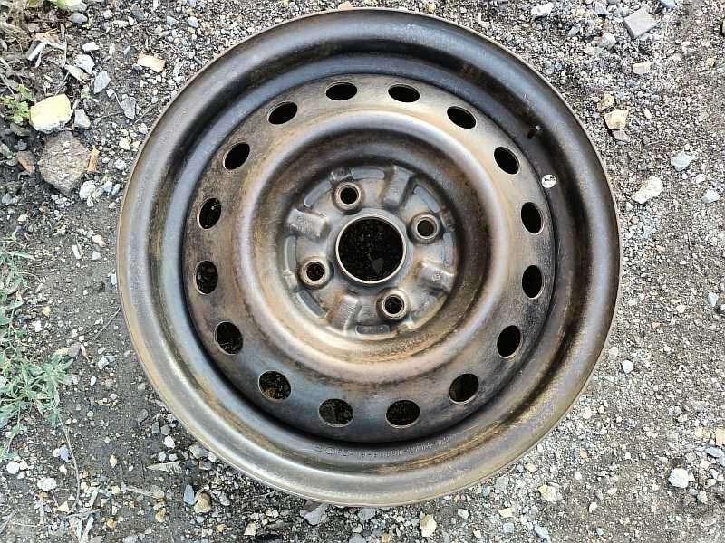 Продам оригинальный металлический диск на Toyota