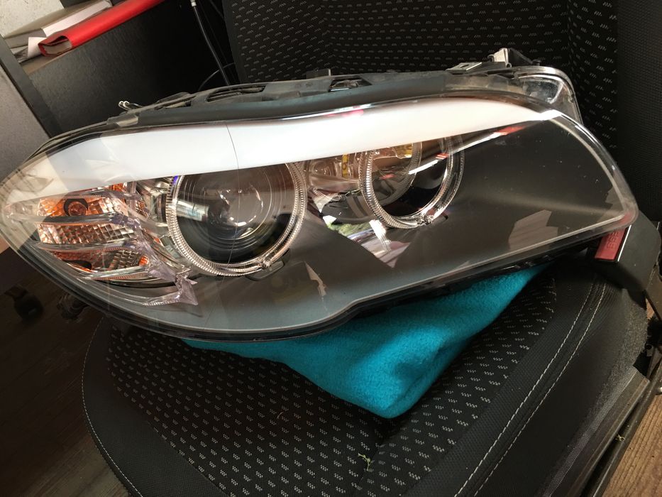 Far dreapta bmw seria 5 f10 f11 an 2011 fara xenon