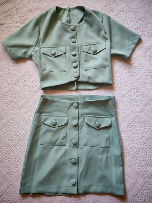 Compleu dama mărimea M format din fusta și sacou mânecă scurta