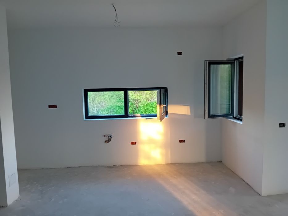 Apartament cu 2 camere zonă foarte liniștită 1500E/m²