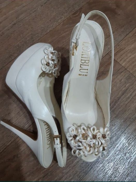 Вечернее платье 30000, туфли в подарок