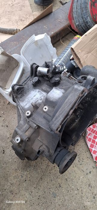 cutie viteze  1.6 bezina skoda octavia golf 5 seat cod JHW  jht