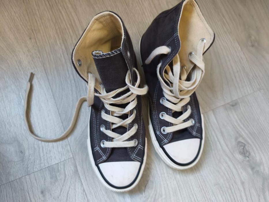 Converse adidasi