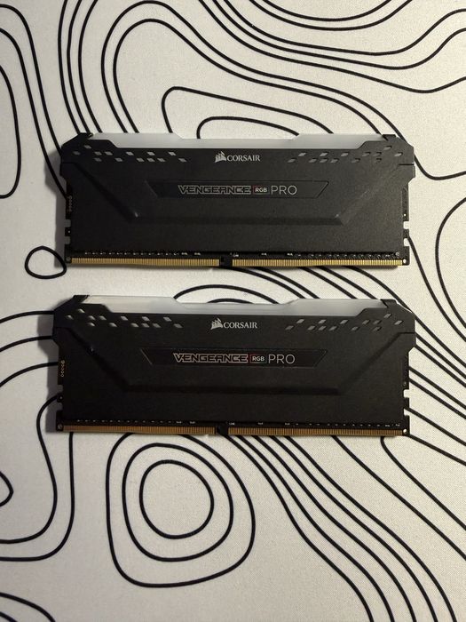 Vând kit RAM Corsair Vengeance RGB PRO 32GB (2x16GB) DDR4 3600MHz