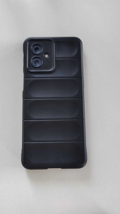 Продавам телефон Motorola G54 5G с 1,5 години гаранция, почти нов