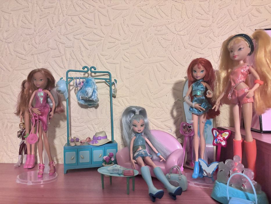 Winx club.  лот    кукли.   и     аксесоари