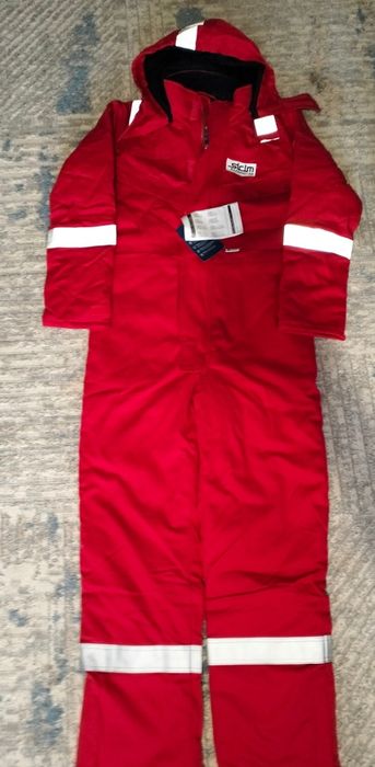 Қыстық сырт киім сатылымда