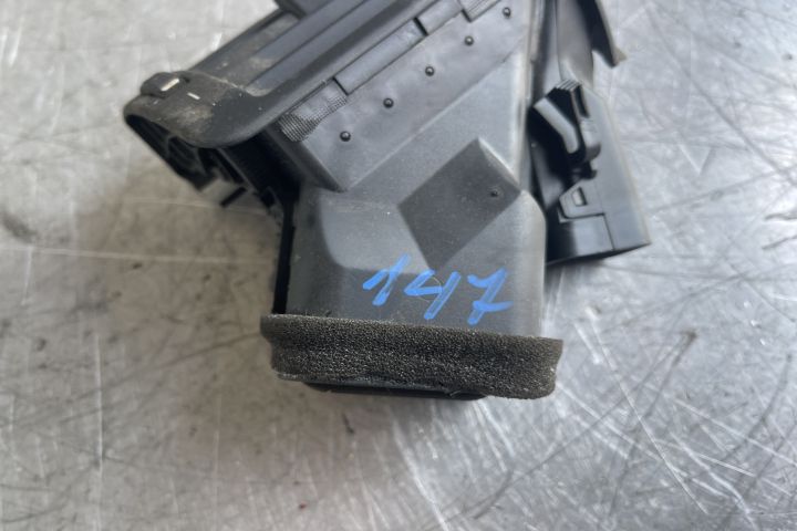 Grila ventilatie bord stanga 64228361897 / 64.22-8 361 897 BMW Seria