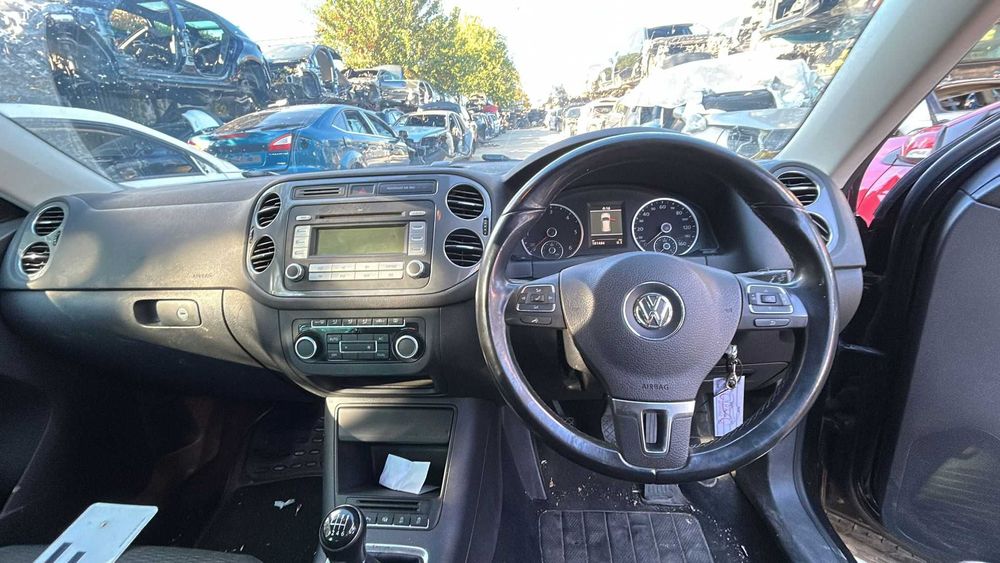 Dezmembrez Volkswagen Tiguan an 2011 2.0 diesel cod motor CFF