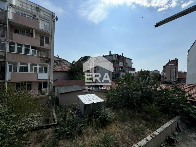 Продава се Двустаен апартамент в Варна, Цветен квартал - 64 кв.м за 1711 €/кв.м - Снимка #9