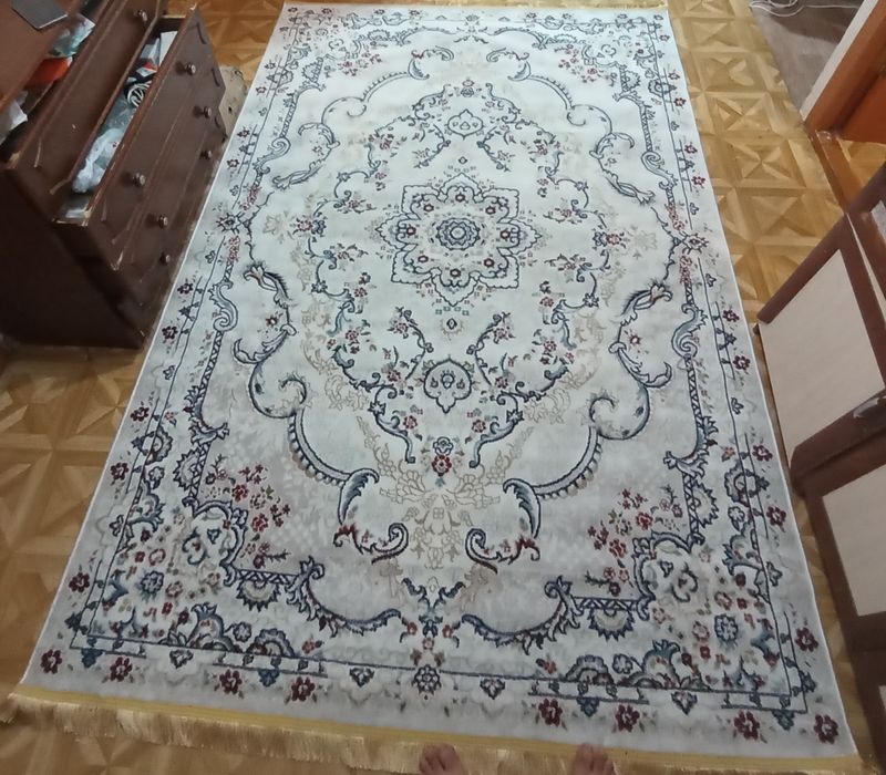 Продаю ковер шолковый