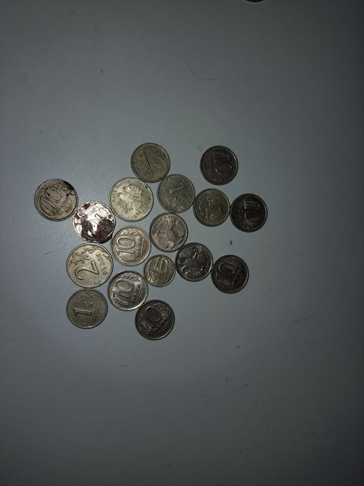 Продам коллекционные монеты