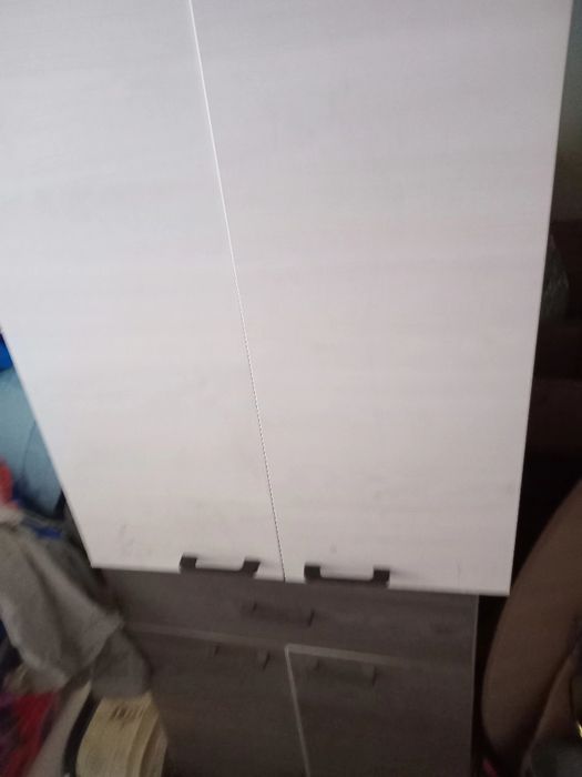 Продам кресла, кухонные шкафы