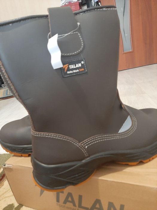 Продам зимние спецобувь!