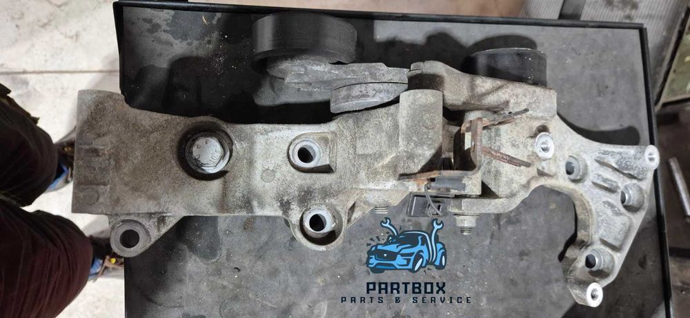 Рамо обтегач пистов ремък от Opel Astra J 2012