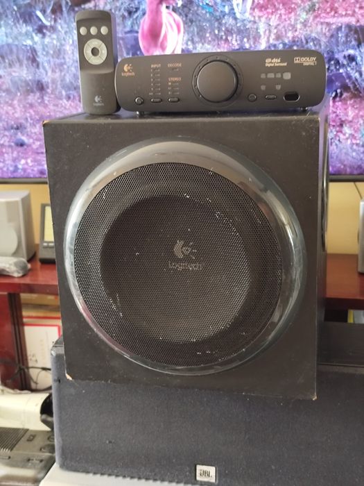 Logitech Z906 defect