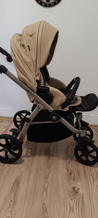 Бебешка количка Tutis