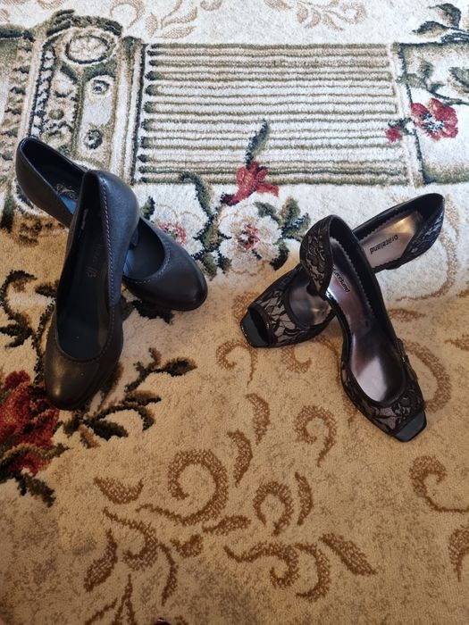 Pantofi și sandale negre  mărimea 37