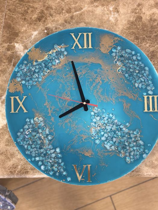 Настенные картины и часы