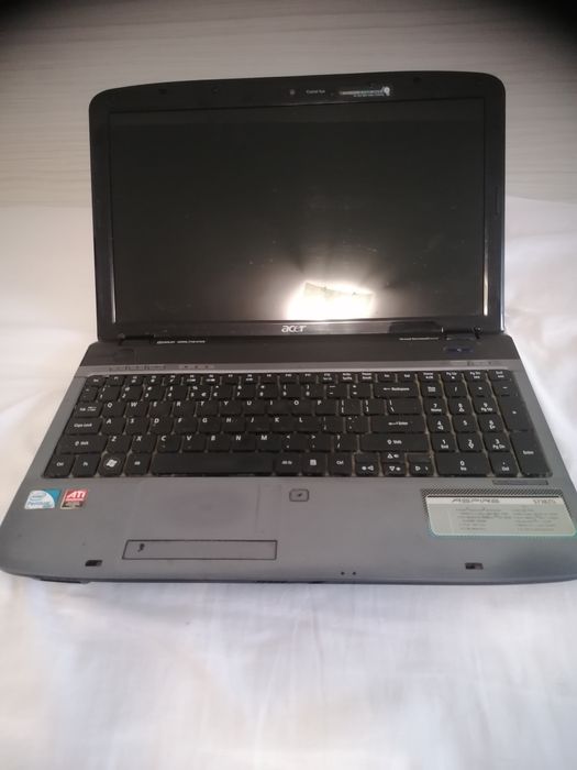 Vând 2  laptop-uri pentru piese