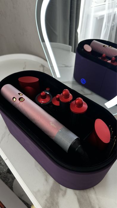 Дайсон стайлер в цвете Сакура