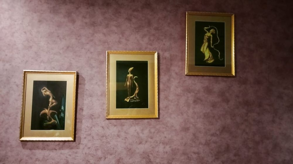 Продам картины-вышивки