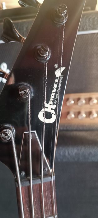 Бас китара Charvel model 2B