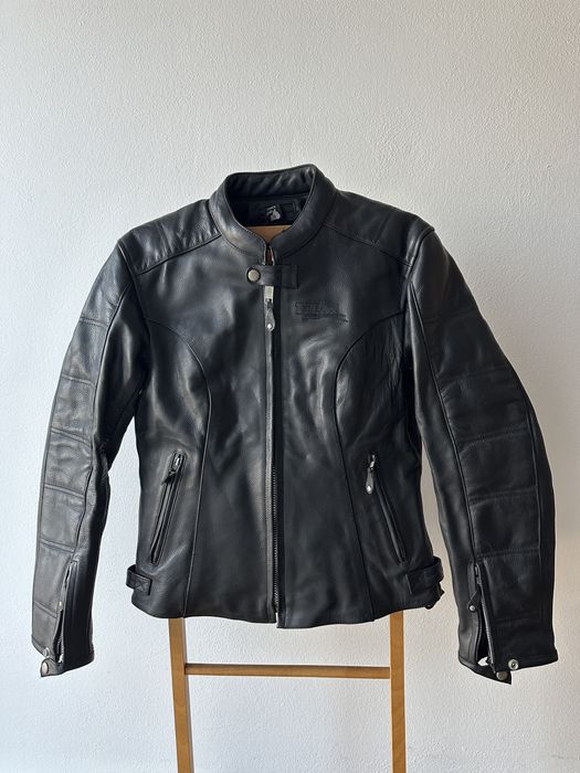 Vand geaca moto din piele pentru femei