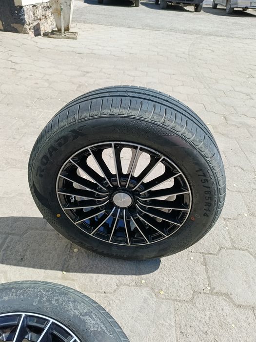 2 резины RoadX на легкосплавных дисках