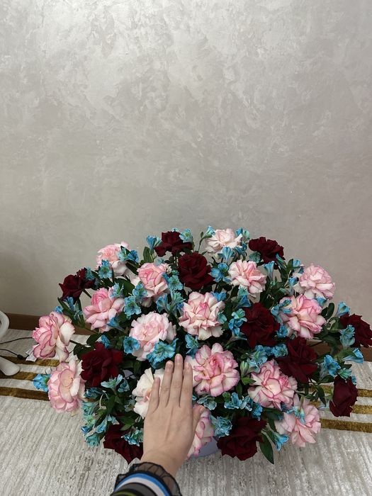 Два букета  красивейших цветов