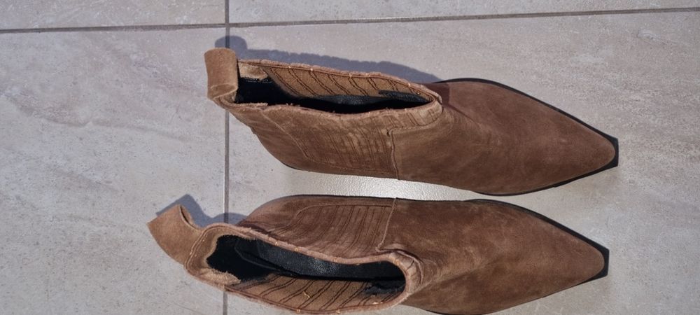 Ciocate/ghete RESERVED