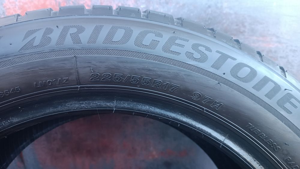 225/55/17 Bridgestone