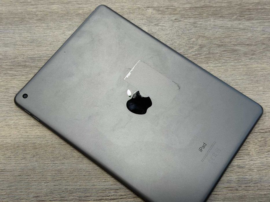 Apple iPad 8-мо поколение 128GB Wi-Fi