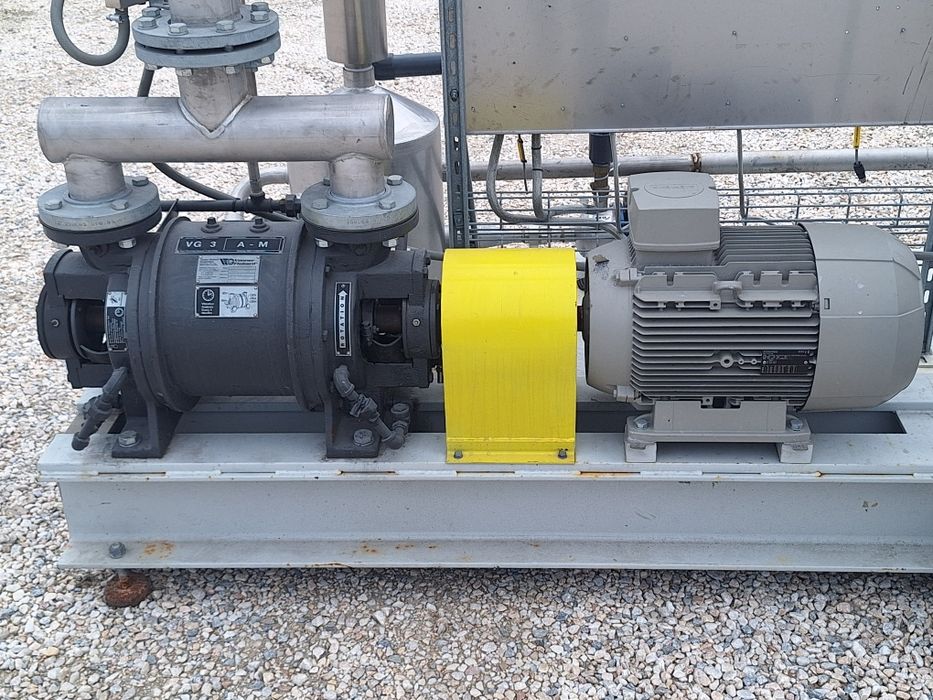 Вакуум помпа с воден пръстен