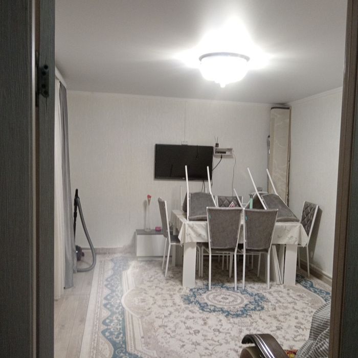 Продам часть дома на курмыше, двор на 2 хозяина.Торг.