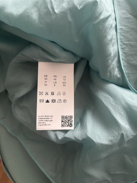 Платье HugoBoss продам