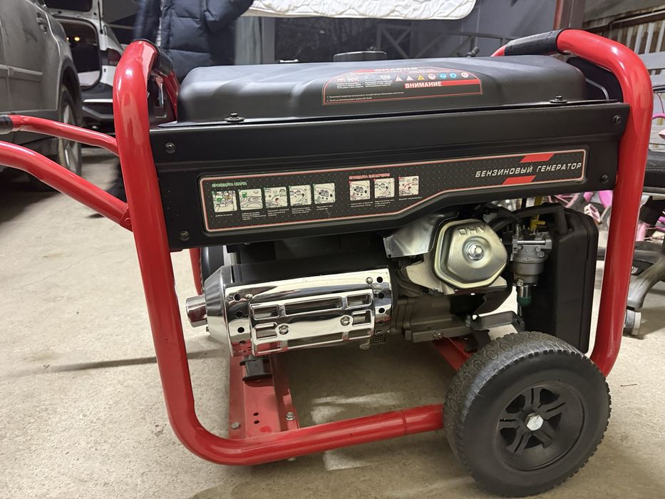 Продам бензиновый генератор магнетта