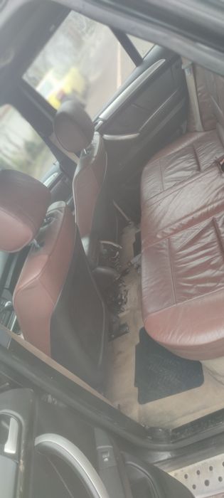 Vand/Schimb  BMW X5 E53
BMW X5
MOTOR:3000 DIESEL 
Acte Valabile+Fiscal