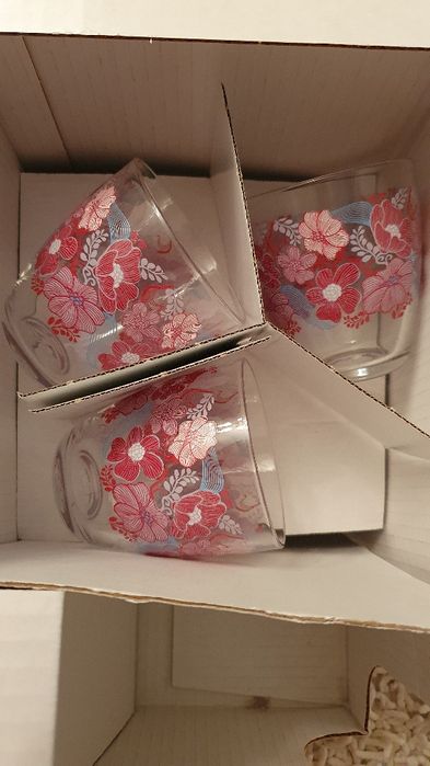 Набор - кувшин и 6 стаканов